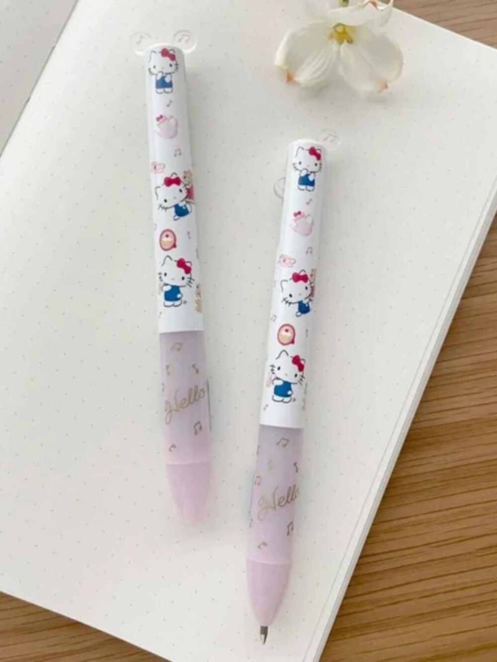 Two-color Hello Kitty and Kuromi pens